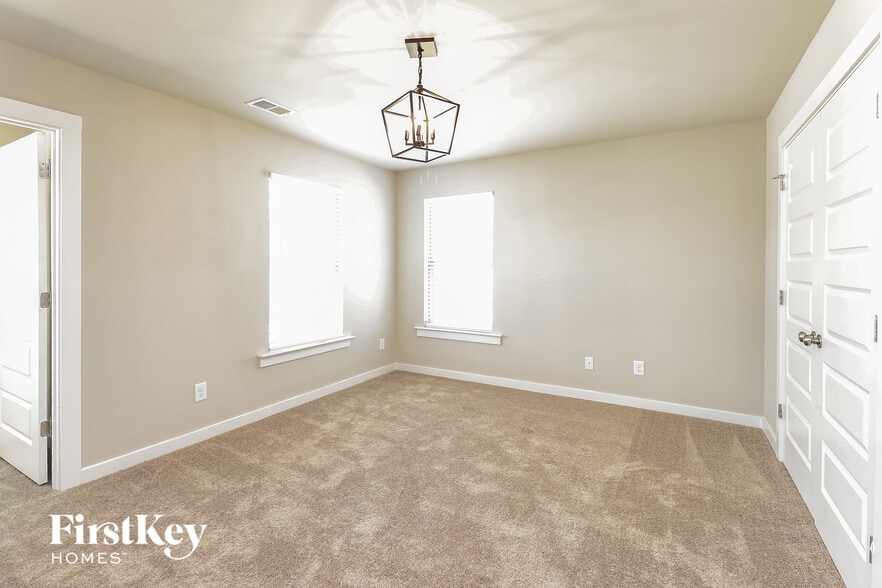 Building Photo - 320 Ridgeview Cir