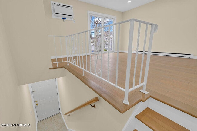 Building Photo - 114 3rd Ave