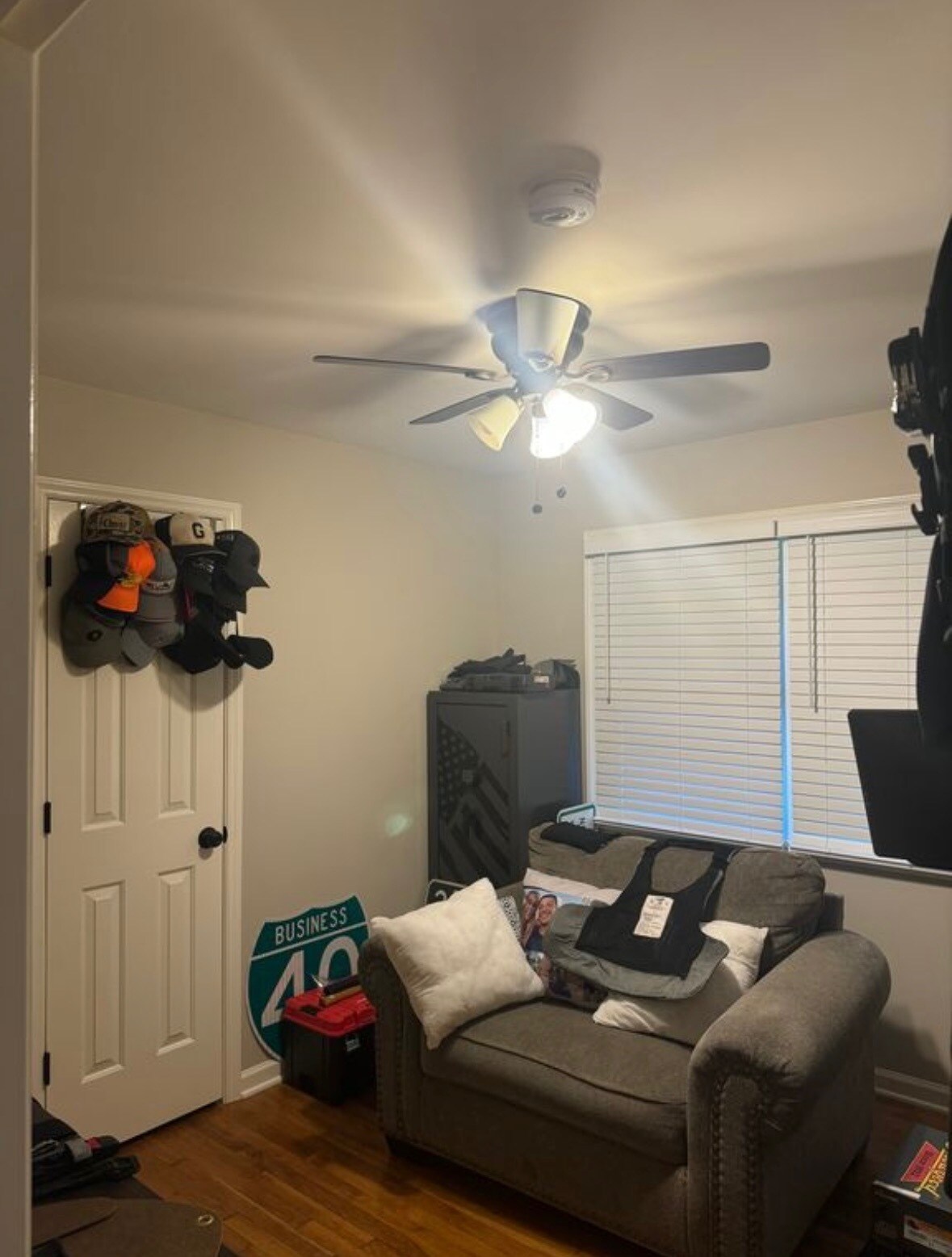 Building Photo - 405 Crestwood Dr