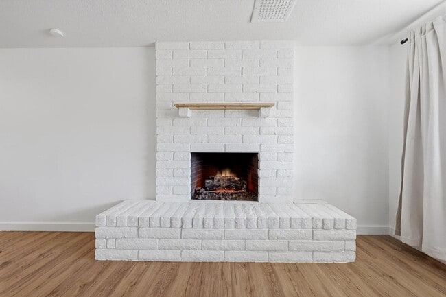 Building Photo - 3540 E Voltaire Dr