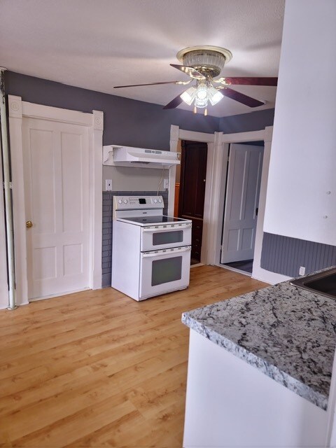 Building Photo - 80 Linden St