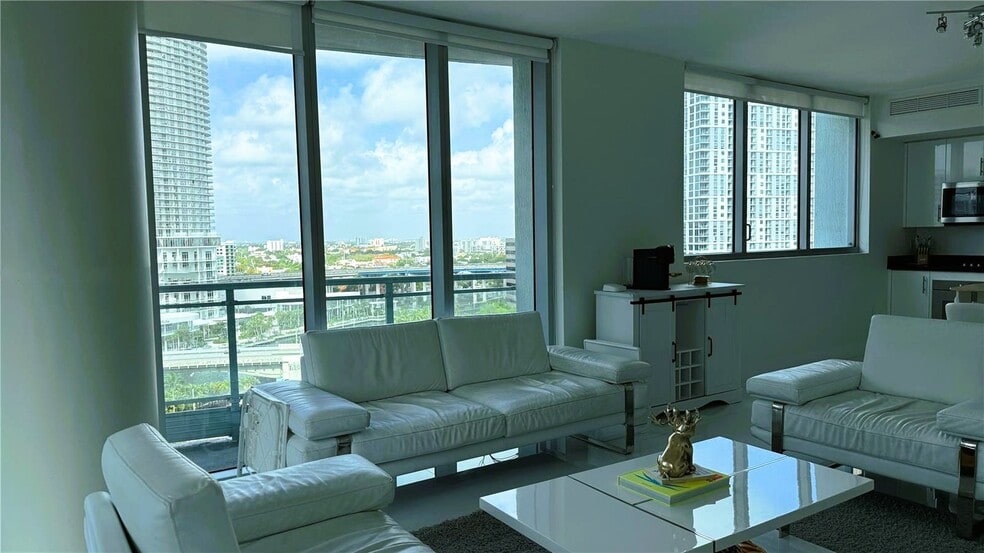 Building Photo - 92 SW 3rd St