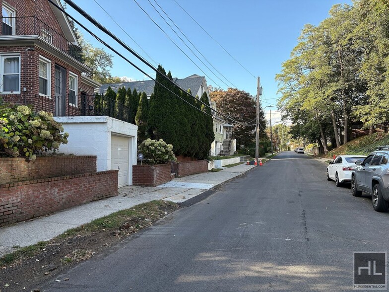 Building Photo - Belknap Ave, Yonkers