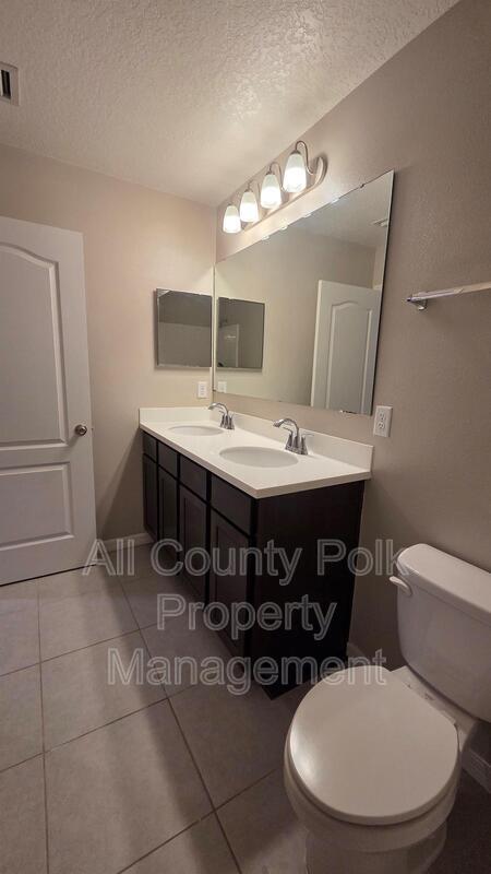 Building Photo - 3867 Hampstead Ln