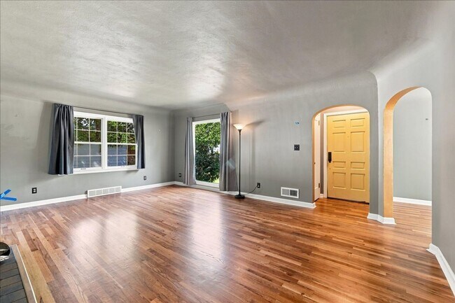 Building Photo - 1111 N 18th St