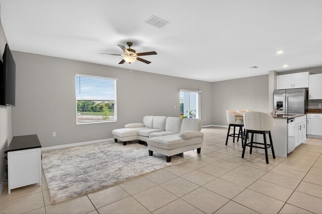 Building Photo - 4BR For Rent - Riverview