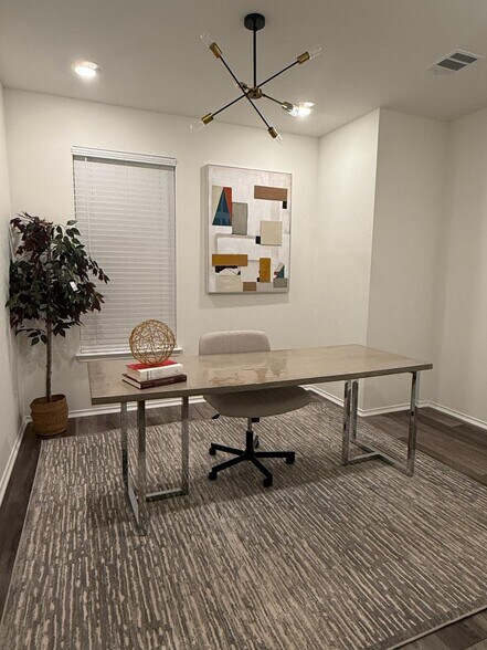 Building Photo - 6213 Albany Sleigh Dr