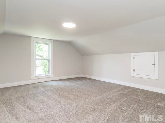 Building Photo - 234 Hatch St