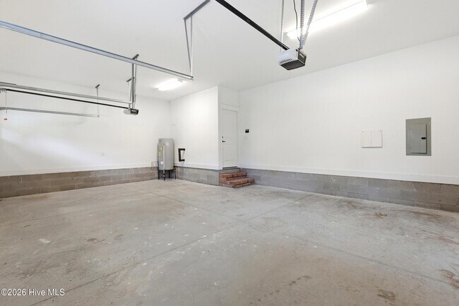 Building Photo - 213 Myrtle Ave