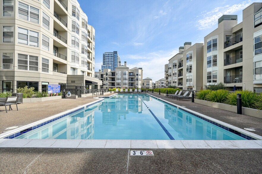 Building Photo - 4 Bayside Village Pl