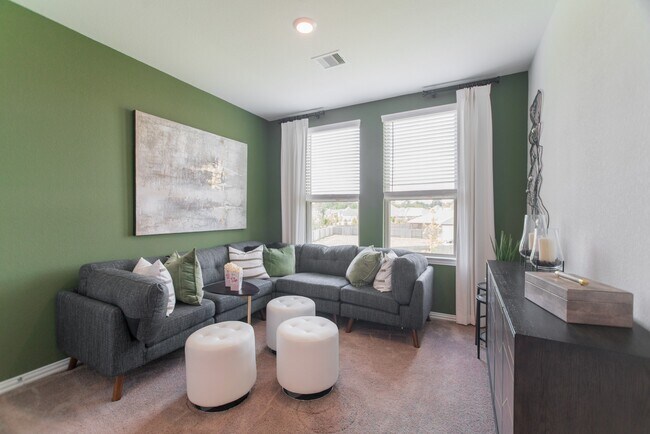 Building Photo - 438 Lake Day Dr