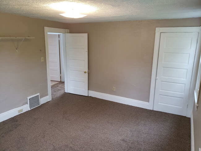 Building Photo - For Sale Land Contract - Affordable Homeow...