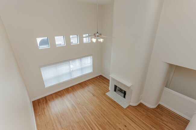 Building Photo - 2705 Rutland St