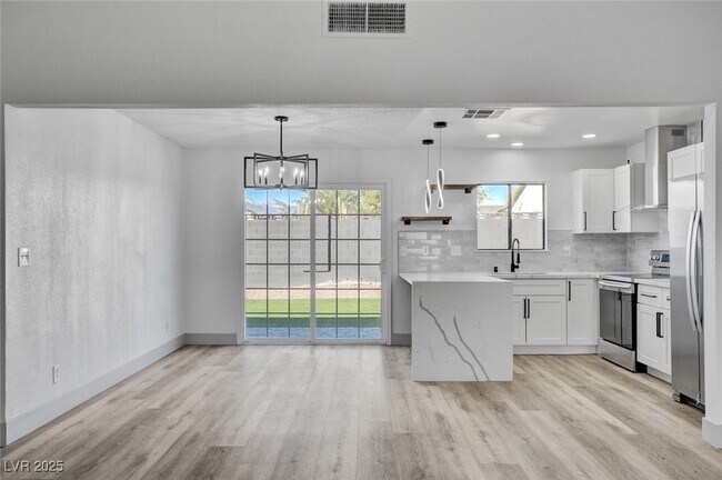 Building Photo - 4012 N Mira Ln