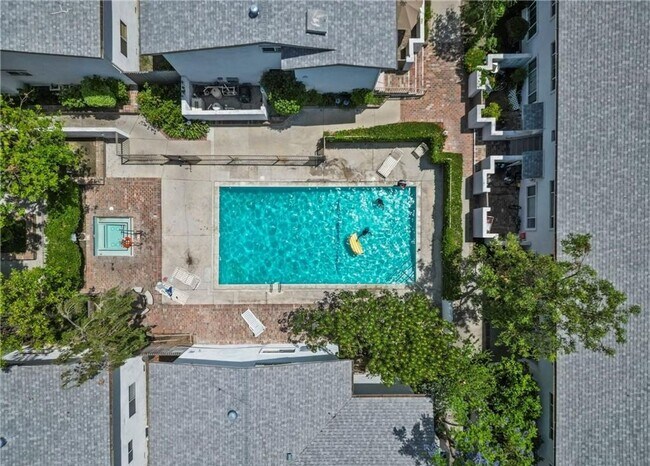 Building Photo - COMPLETELY UPDATED TWO BEDROOM APARTMENT IN TARZANA!