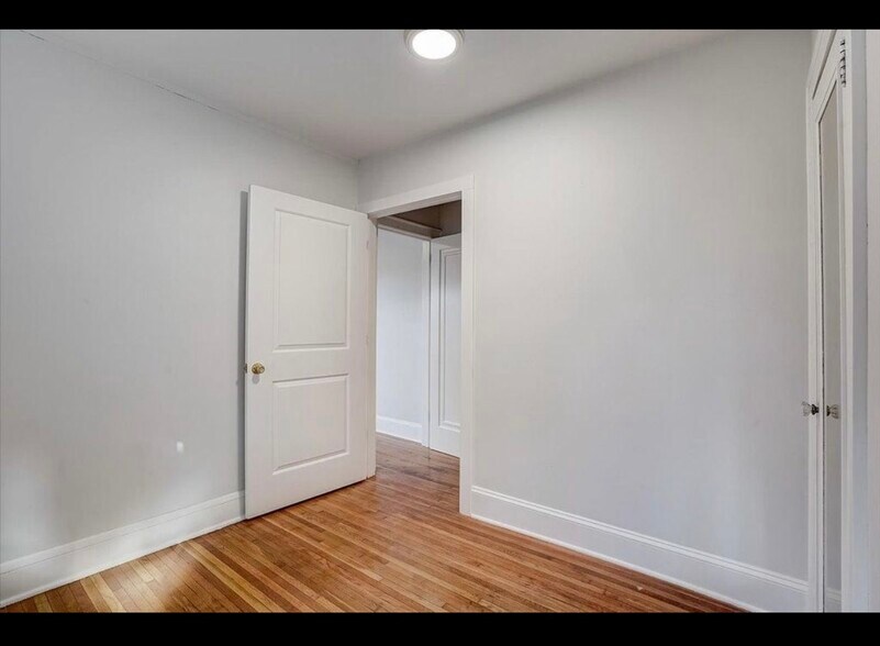 Building Photo - 4253 James Ave N