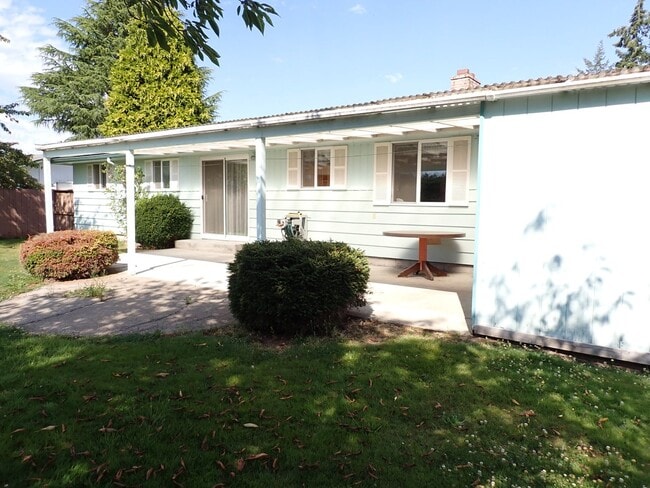 Building Photo - Great Puyallup Valley Rambler