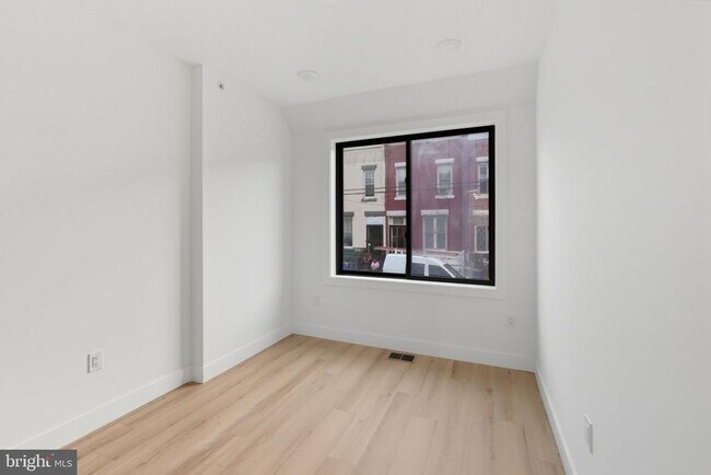Building Photo - 2713 W Montgomery Ave