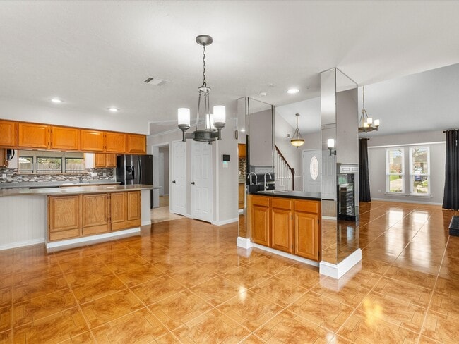 Building Photo - 4214 Fernside Dr