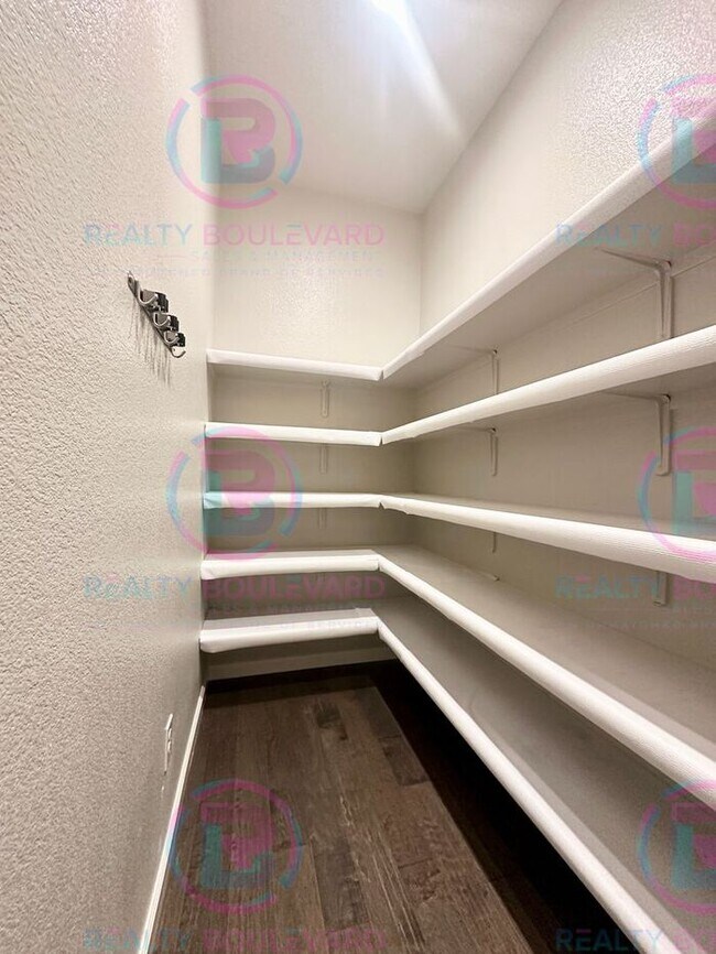 Building Photo - 5 Bedroom 3 Car Garage Home with Spa-Like Primary Suite & Resort-Style Backyard with Office, Loft...