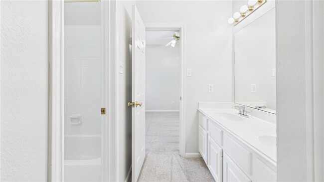 Building Photo - 12019 Costa Del Rey Ct
