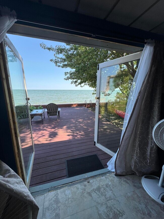 Building Photo - 13512 Venetian Dr