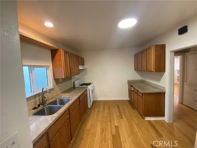 Building Photo - 1132 Mariposa Ave