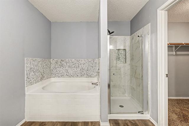 Building Photo - 2256 White Oak Dr