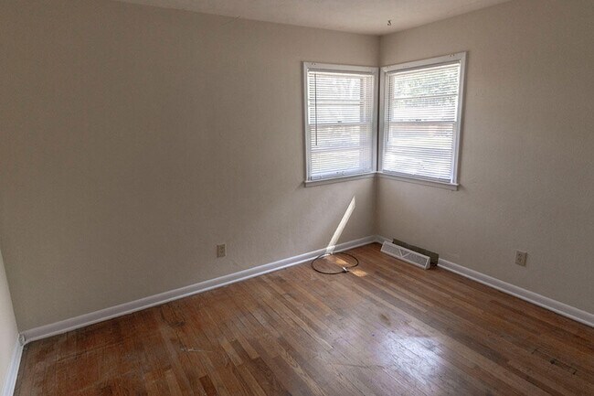 Building Photo - 1003 Hardin St