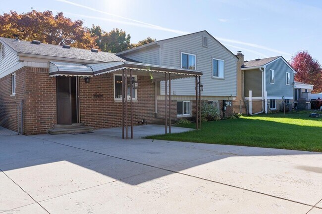 Building Photo - 14323 Mary Grove Dr