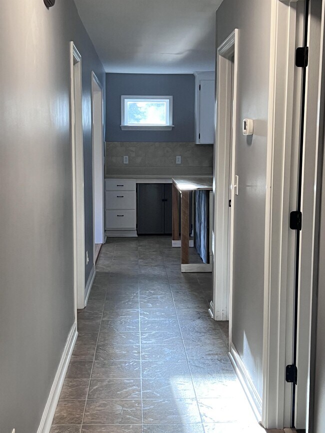 Building Photo - 69 Rainbow Rd