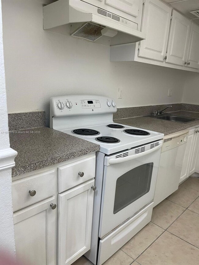 Building Photo - 1800 Sans Souci Blvd