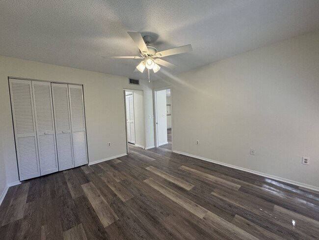 Building Photo - 259 Fenwick Dr