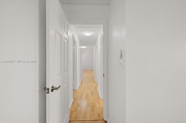 Building Photo - 2560 Bass Way