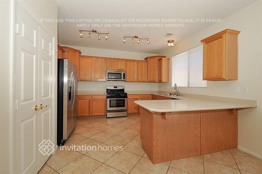 Building Photo - 8913 W Wolf Dancer Ave