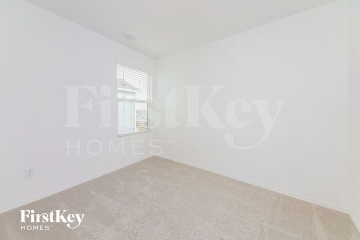 Building Photo - 221 Boxberry Wy
