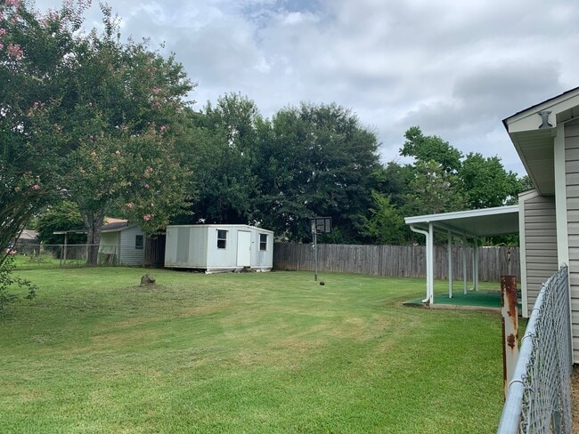 Building Photo - 2705 Nottingham Way