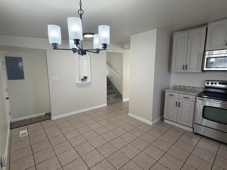 Building Photo - 5089 S 1950 W