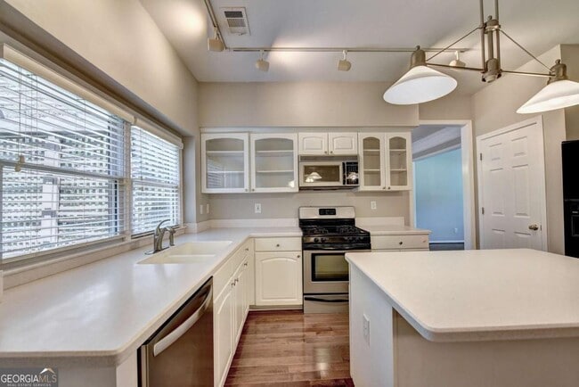 Building Photo - 7470 Brookwood Way