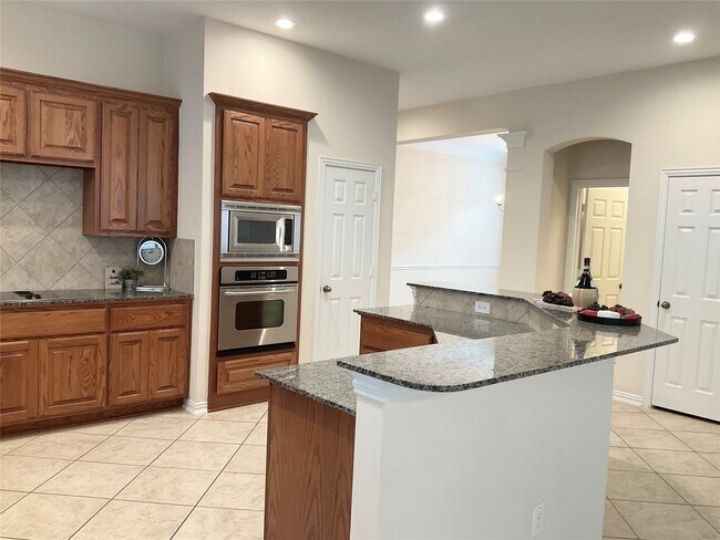 Building Photo - 6 Dragon Hill Pl