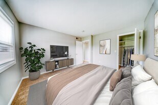 Building Photo - Roban