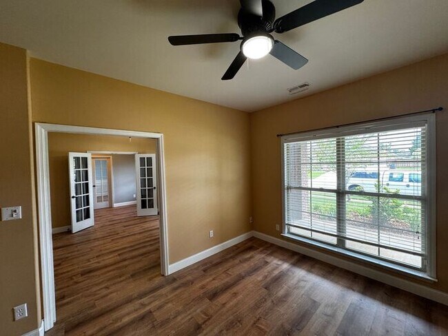 Building Photo - Near Redstone Arsenal Gate 1 with fence, storm shelter and AMAZING spa shower in primary suite