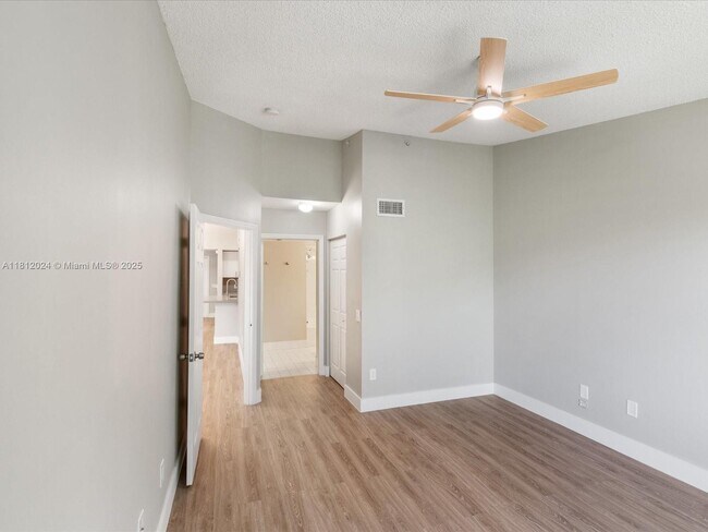 Building Photo - 155 NW 96th Terrace
