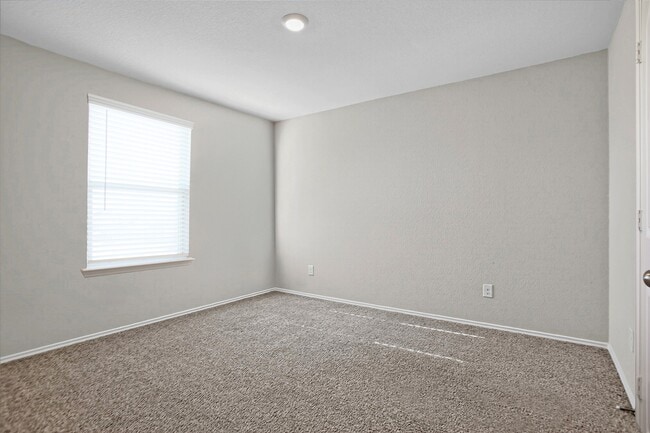 Building Photo - 9205 Inland Leather Ln