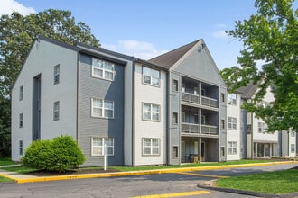 Building Photo - ReNew Taunton Apartment Collection