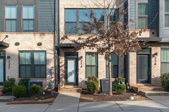 Building Photo - Stunning 3-Bedroom Townhouse in the Heart of South End!