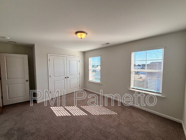 Building Photo - 456 Durwin Wy