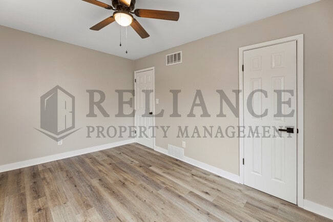 Building Photo - 2506 N Somerset Ave