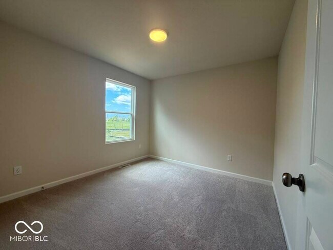 Building Photo - 3802 Sterling Dr