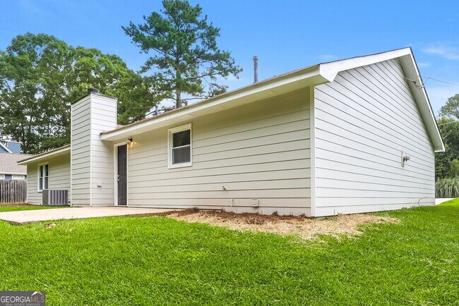 Building Photo - 4741 Cedar Lake Dr SE